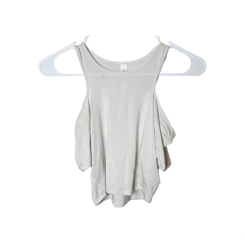 Lululemon Shoulder Cut-out Yoga T-shirt in bone size 4 flaw